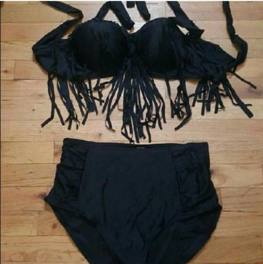 BLACK PLUS SIZES FRINGE SWIMSUIT - Picture 5 of 6